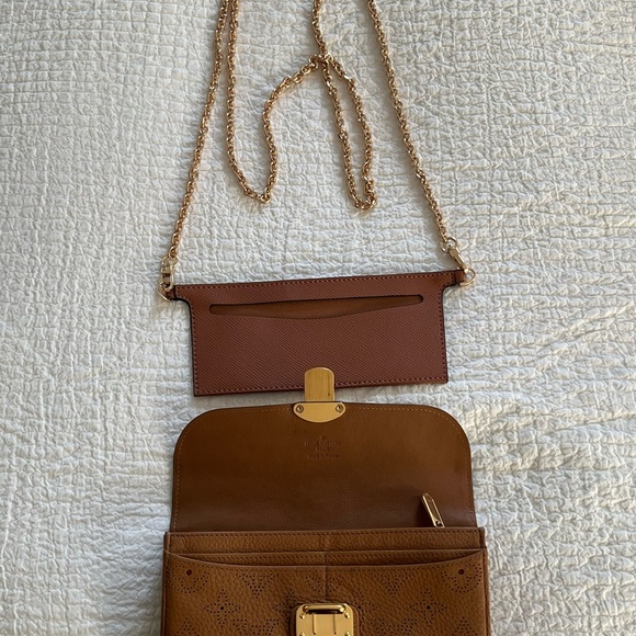 Louis Vuitton Mahina Iris Amelia Wallet - Picture 9 of 16